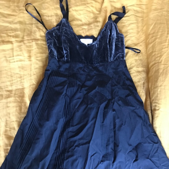 Velvet top black anthropologie dress sz 8 - Picture 2 of 4